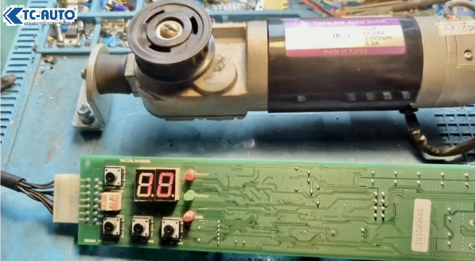 sửa_cửa_kính_tự_động_mạch_điều_khiển_động_cơ sửa_mạch_điều_khiển_cửa_kính_tự_động