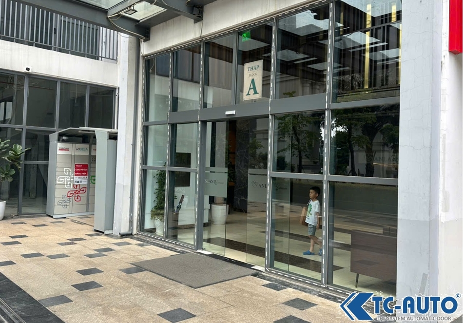 cửa_sảnh_ra_vào_chung_cư